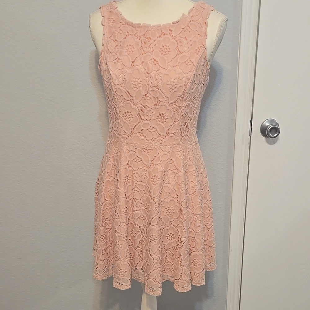 Elegant Lace Sleeveless Dress - Pink